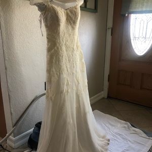 David’s Bridal Ivory Wedding Dress